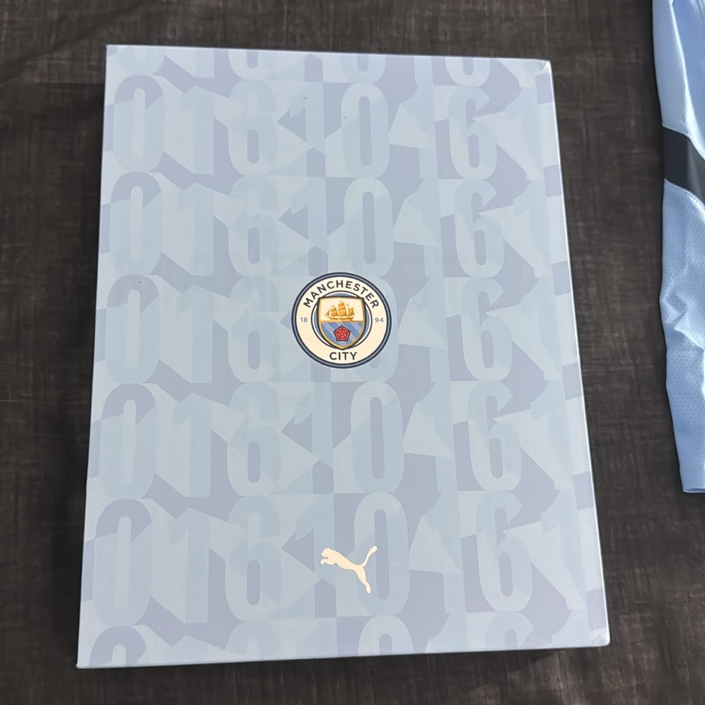 Manchester City #9 Erling Haaland 2024-25 Puma Home Player Edition Jersey - Picture 11 of 13